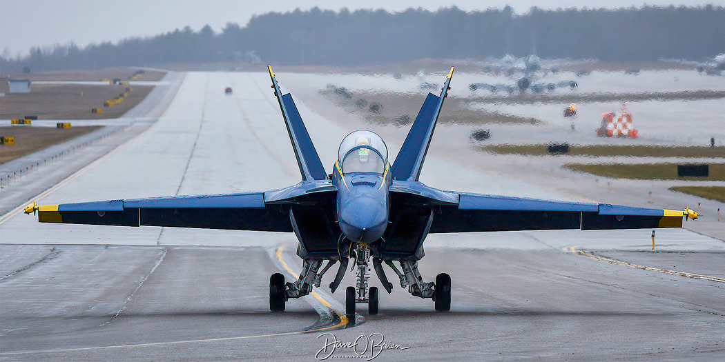 BLUEANGEL7 165885 FA-18F-4702
