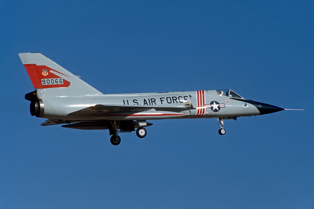 59-0066 F-106A 87FIS 3.22.85 George (1)